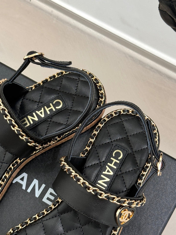 FLAT CHAIN HEART SANDAL IN BLACK LAMBSKIN