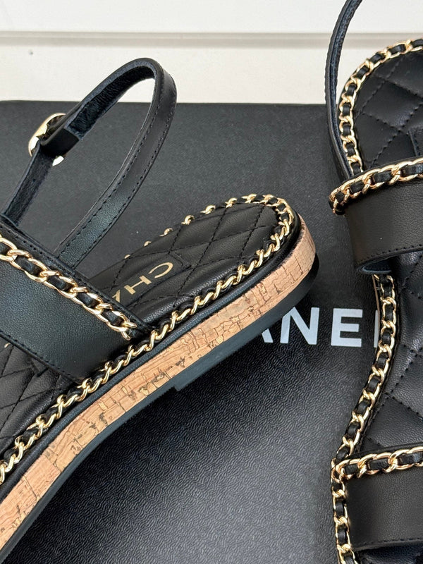 FLAT CHAIN HEART SANDAL IN BLACK LAMBSKIN