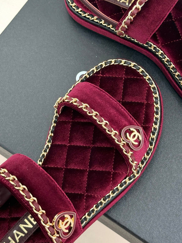 FLAT CHAIN HEART SANDAL IN PLUM PURPLE VELVET