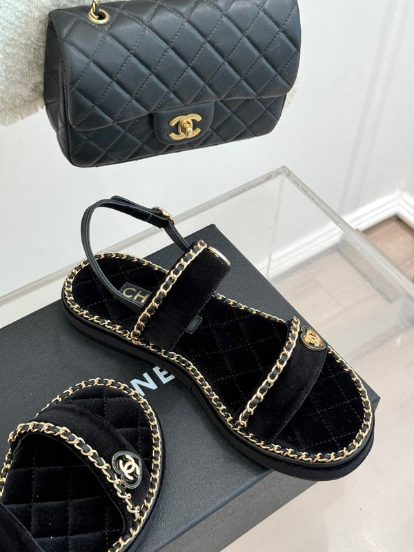 FLAT CHAIN HEART SANDAL IN BLACK VELVET