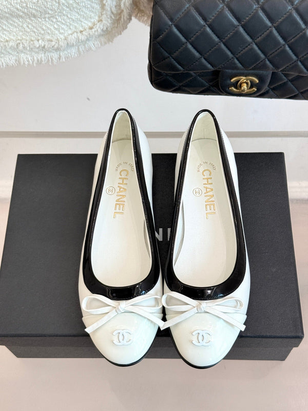 Chanel 25 Bowknot Ballet Flat White Black Sheepskin 473065