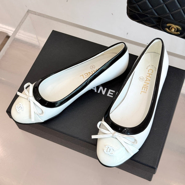 Chanel 25 Bowknot Ballet Flat White Black Sheepskin 473065
