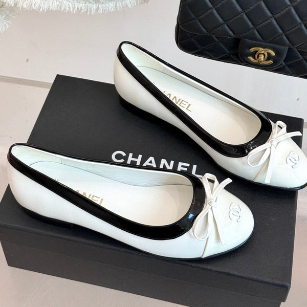 Chanel 25 Bowknot Ballet Flat White Black Sheepskin 473065