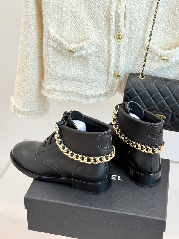 CC Classic Large Chain Martin Booots Black Sheepskin 404668