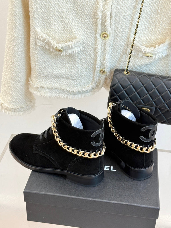 CC Classic Large Chain Martin Booots Black Suede  404671