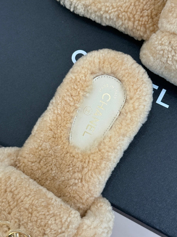 Chanel 25 Buckle Flip-up Thick-soled Slippers Beige Wool 465382