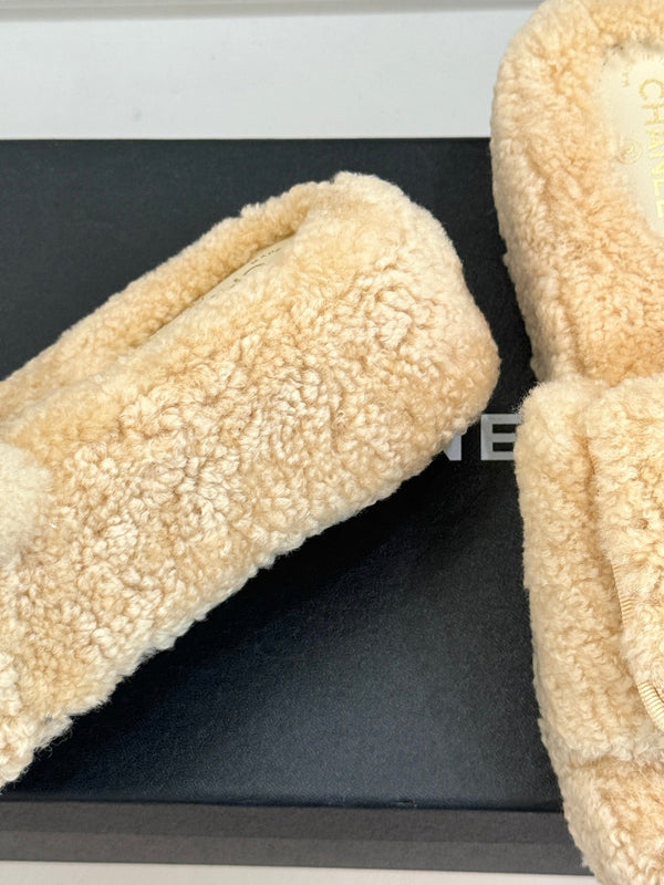 Chanel 25 Buckle Flip-up Thick-soled Slippers Beige Wool 465385