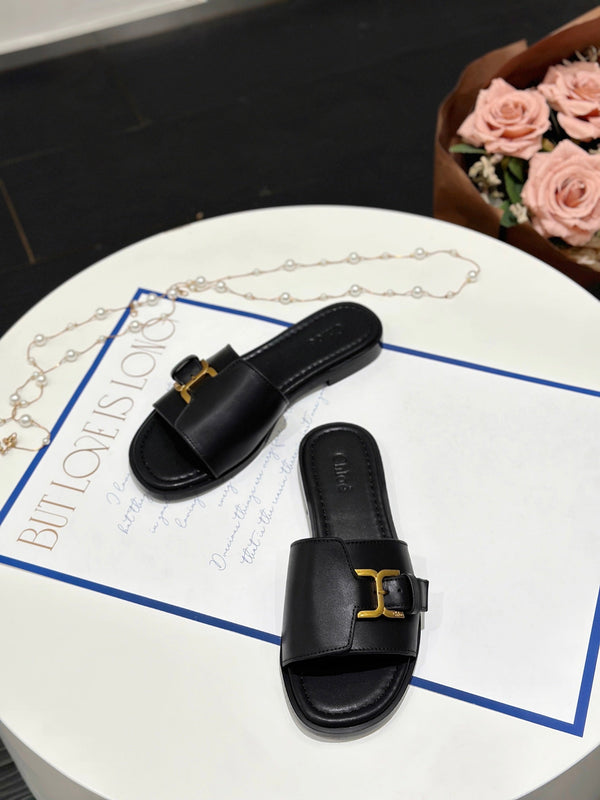 CHLOÉ HLOE MARCIE SLIDE IN BLACK CALFSKIN WITH GOLD HARDWARE