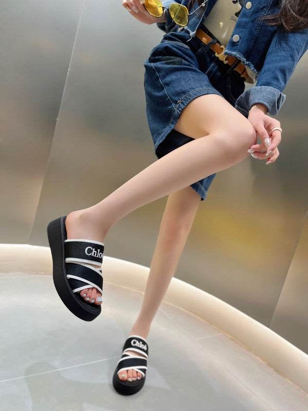 CHLOÉ PLATFORM SANDALS IN BLACK MIX WHITE DENSITY KNIT