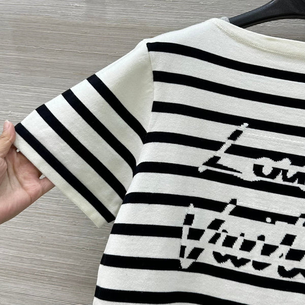 LV 25 Maglia monospalla in jacquard con lettere a righe, in cotone e poliestere, bianco e nero