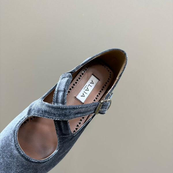 Alaila Criss Cross Ballet Flats In Dark Grey Velvet 920785