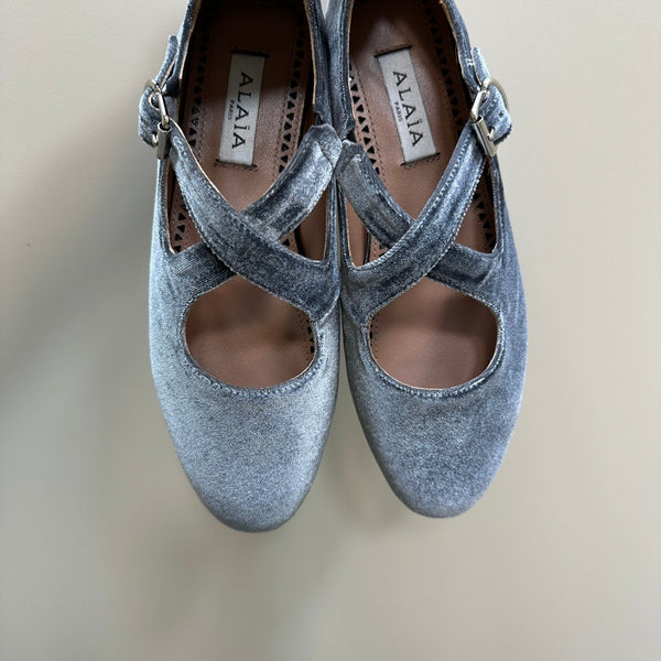 Alaila Criss Cross Ballet Flats In Dark Grey Velvet 920785
