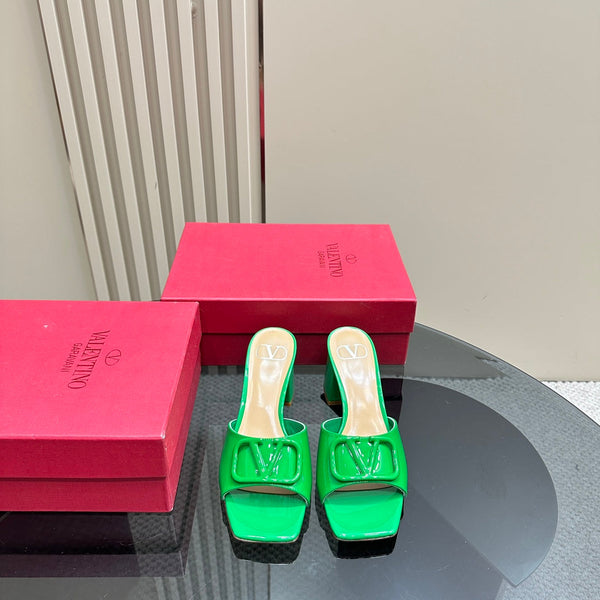 Vogo Signature High Shine Open Toe Sandals In Green Glossy Lambskin 839833