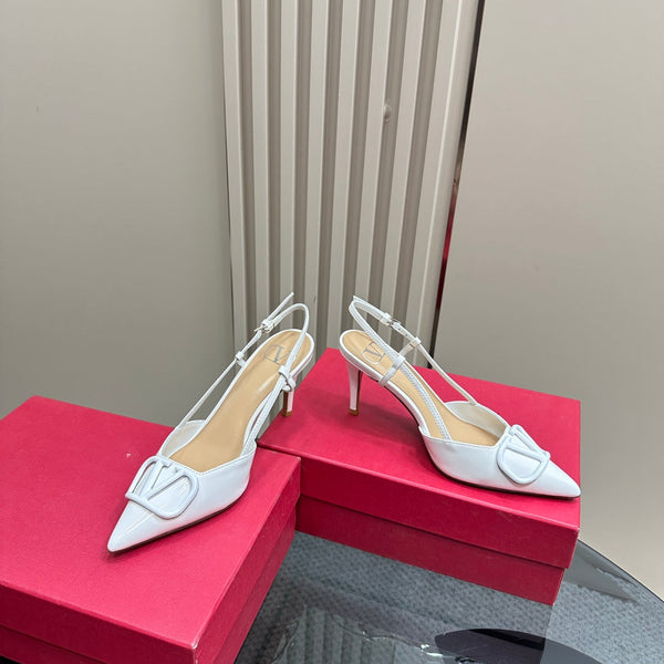 DÉCOLLETÉ SLINGBACK IN VERNICE BIANCA VLOGO SIGNATURUE 80MM