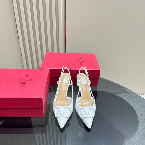 DÉCOLLETÉ SLINGBACK IN VERNICE BIANCA VLOGO SIGNATURUE 80MM