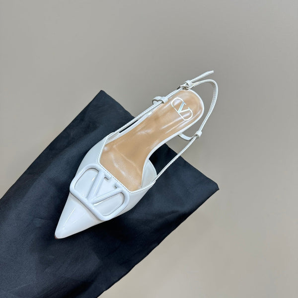 DÉCOLLETÉ SLINGBACK IN VERNICE BIANCA VLOGO SIGNATURUE 80MM