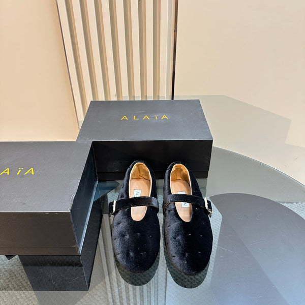 ALAIA BALLET FLATS IN BLACK VELVET
