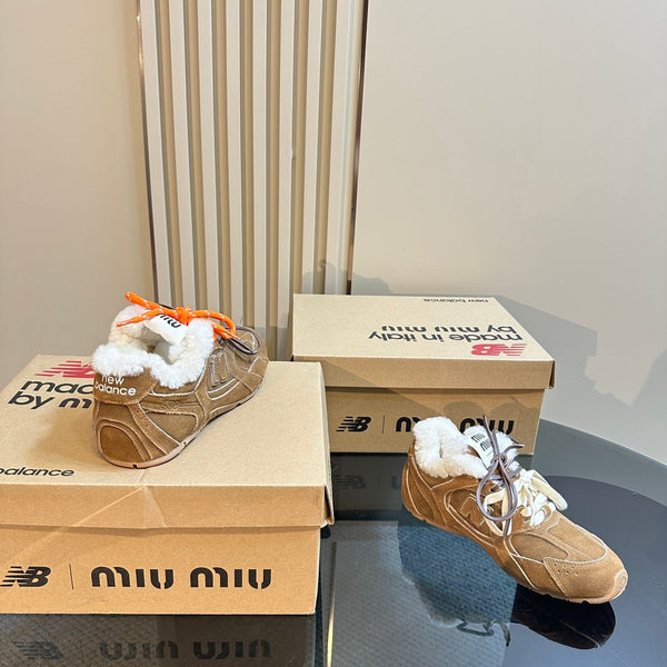 Sneakers Miu x Balance 530 SL in pile marrone scuro e pelle scamosciata