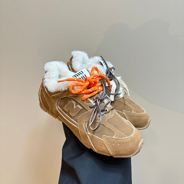 Sneakers Miu x Balance 530 SL in pile marrone scuro e pelle scamosciata