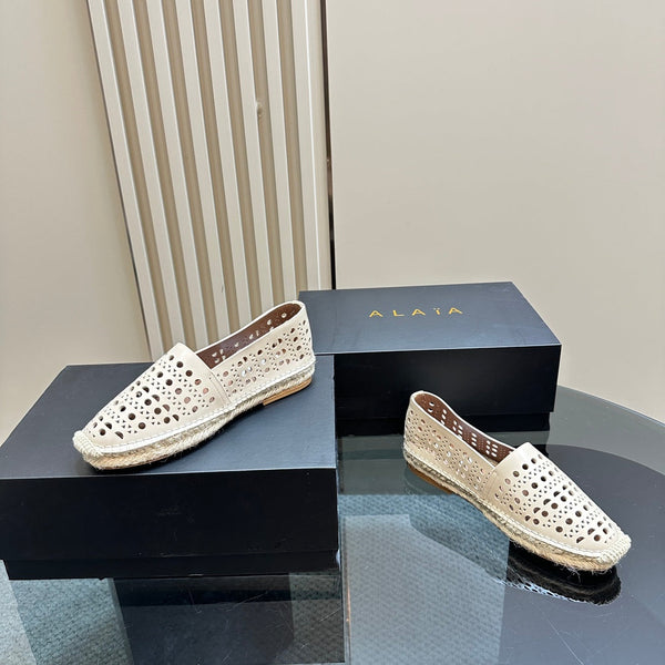 Alaila Vienne Espadrilles In Ivory White Cowhide 946256