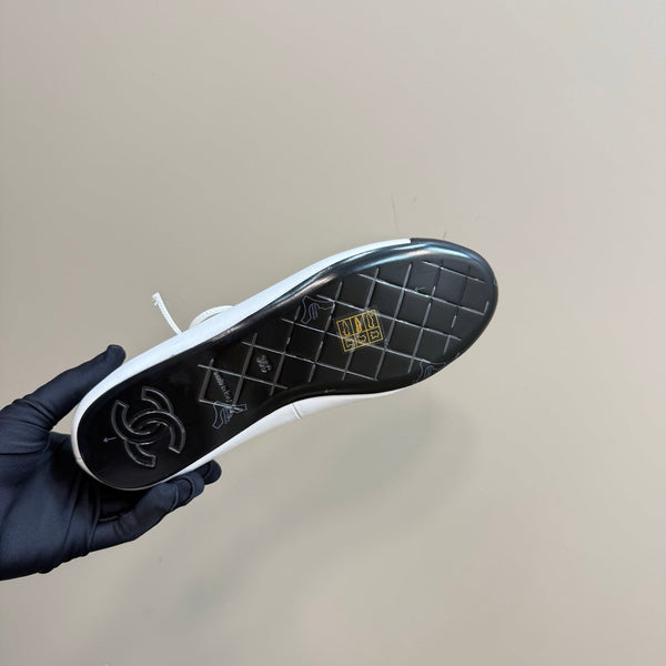 CC 25 Mary Jane Flat White Leather with Patent Leather 239411