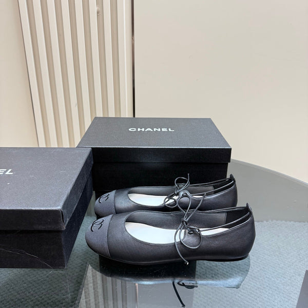 CC 25 Mary Jane Flat in pelle nera con tessuto 239412