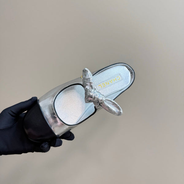 CC 25 Mule Flat Silver Sheepskin 239413