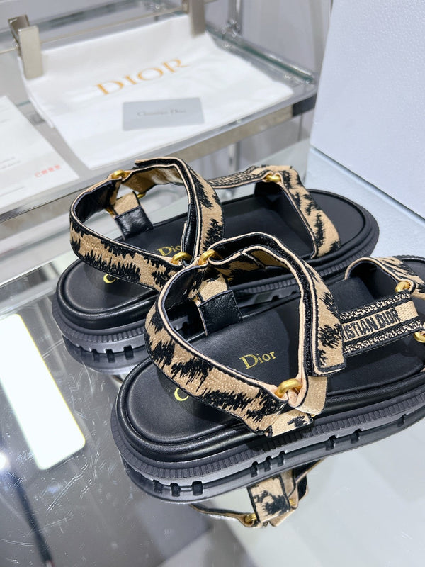 CD D-Wave Sandal In Drak Beige Black Cowhide 100765