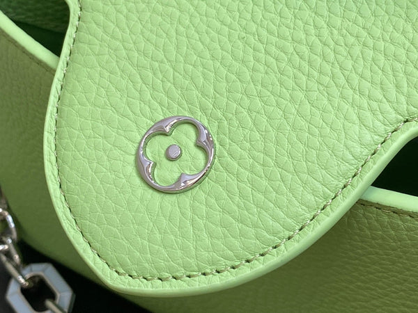 capucines mm 31.5 green taurillon leather turquoise silver hardware