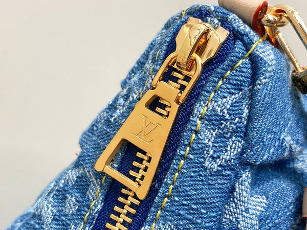 LV Pochette Valley 21cm Blue Denim