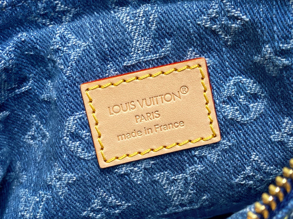 LV Pochette Valley 21cm Blue Denim