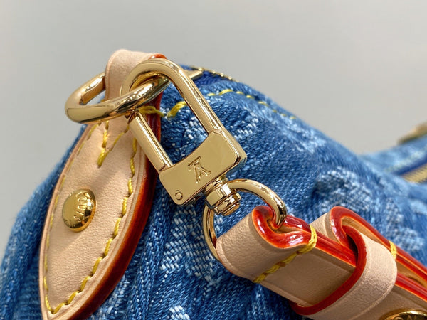 LV Pochette Valley 21cm Blue Denim