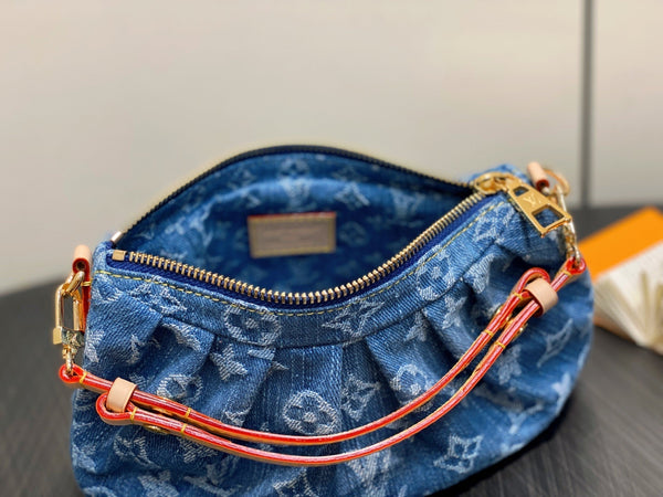 LV Pochette Valley 21cm Blue Denim