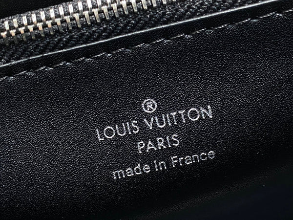 Twist MM Slim 23cm Black Calfskin