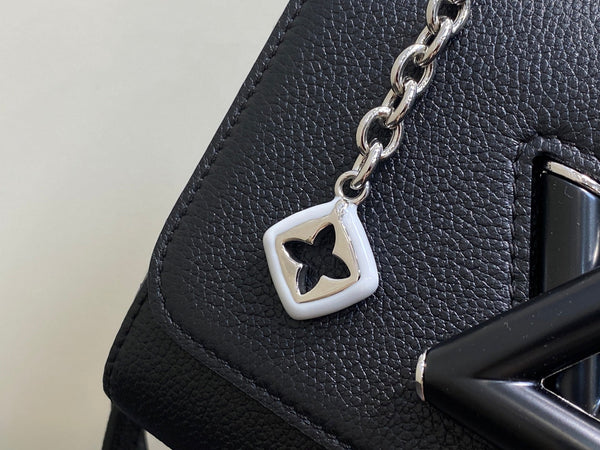 Twist MM Slim 23cm Black Calfskin