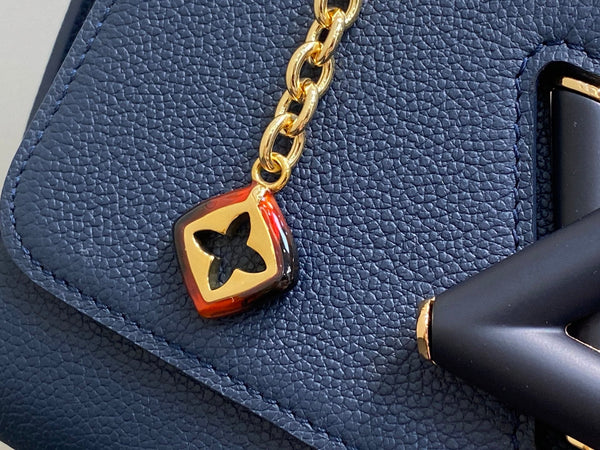 Twist MM Slim 23cm Navy Calfskin