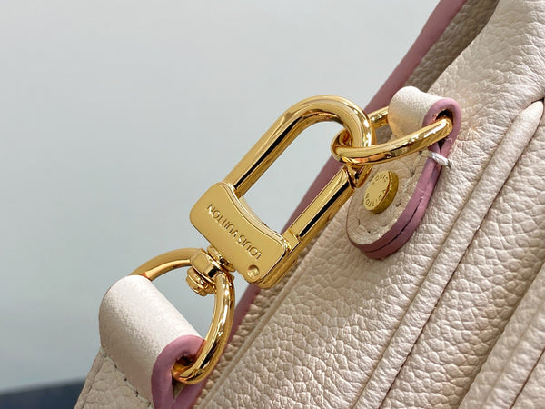 LV Pochette Métis 25cm Cream Grained Calfskin