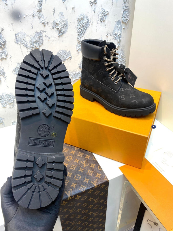 Stivaletto alla caviglia LV x Timberland 6-In 35mm in pelle scamosciata monogrammata nera