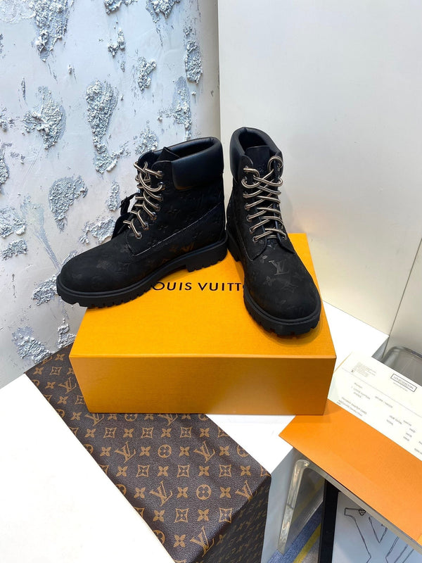 Stivaletto alla caviglia LV x Timberland 6-In 35mm in pelle scamosciata monogrammata nera