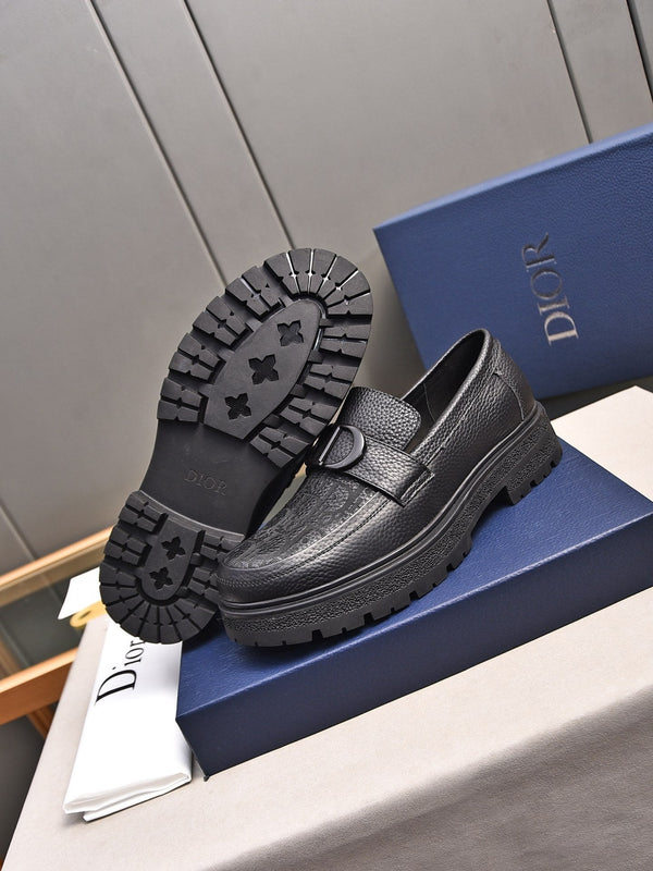 CD SYMBOL EXPLORER LOAFER IN PELLE DI VITELLO MARTELLATA NERA