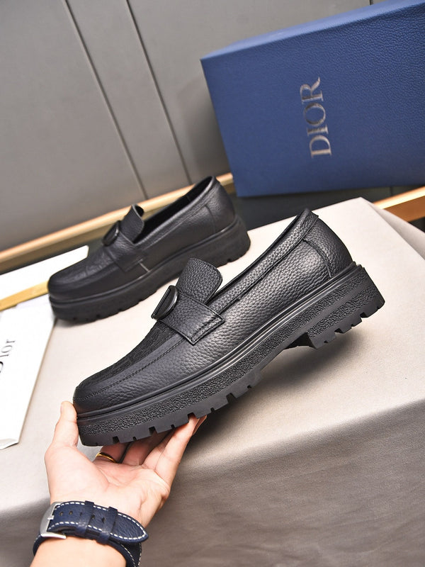 CD SYMBOL EXPLORER LOAFER IN PELLE DI VITELLO MARTELLATA NERA