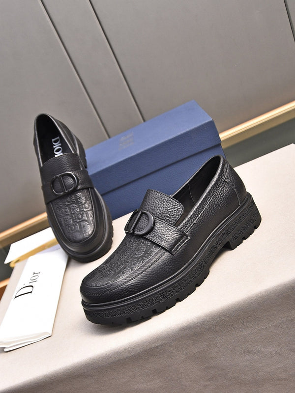 CD SYMBOL EXPLORER LOAFER IN PELLE DI VITELLO MARTELLATA NERA