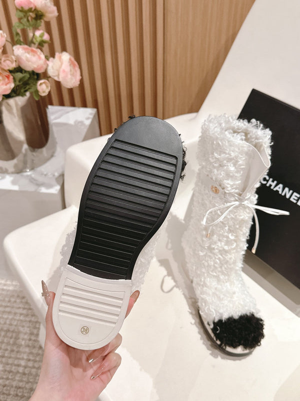 SHORT BOOTS IN WHITE LAMB FUR AND LAMBSKIN 962188