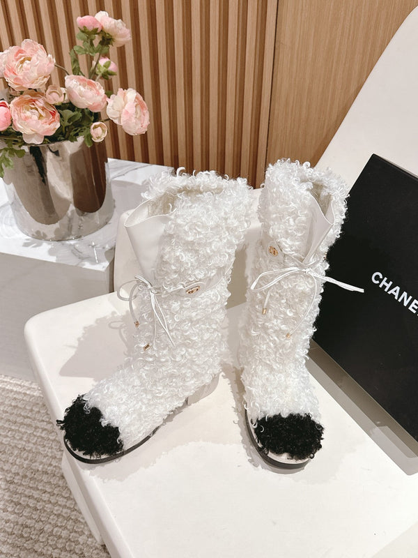 SHORT BOOTS IN WHITE LAMB FUR AND LAMBSKIN 962188