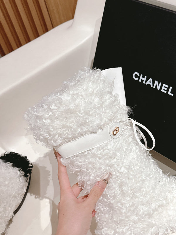 SHORT BOOTS IN WHITE LAMB FUR AND LAMBSKIN 962188