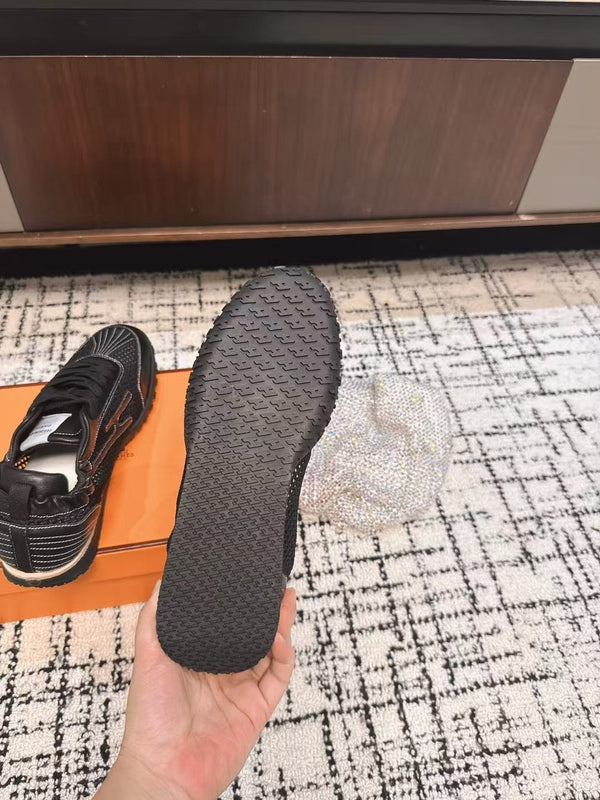 Sneaker HM 25 Jet in pelle di vacchetta nera a rete 318024