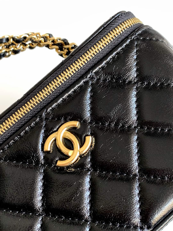 CC Vanity Case 17cm Black Leather Gold Hardware 238495