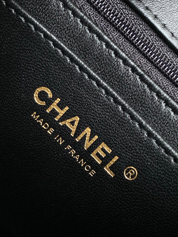 CC 25C Flap Bag 19cm Black Quilted Lambskin