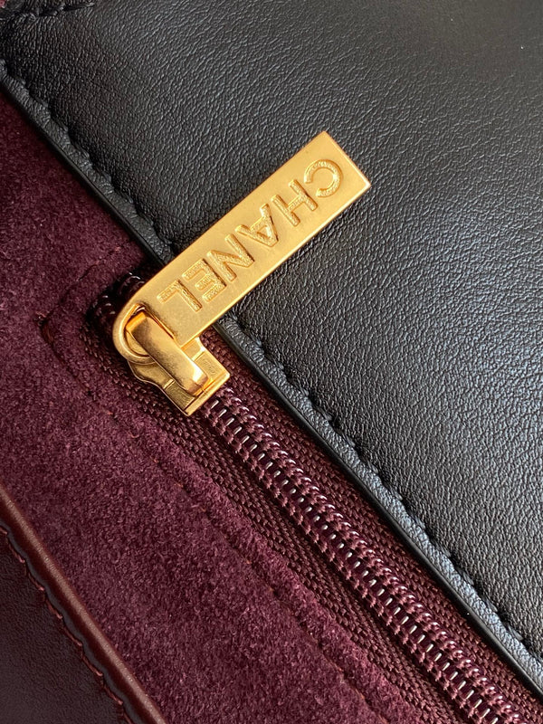 cc 25S Vintage Flap Bag 33cm Top Handle Black Calfskin