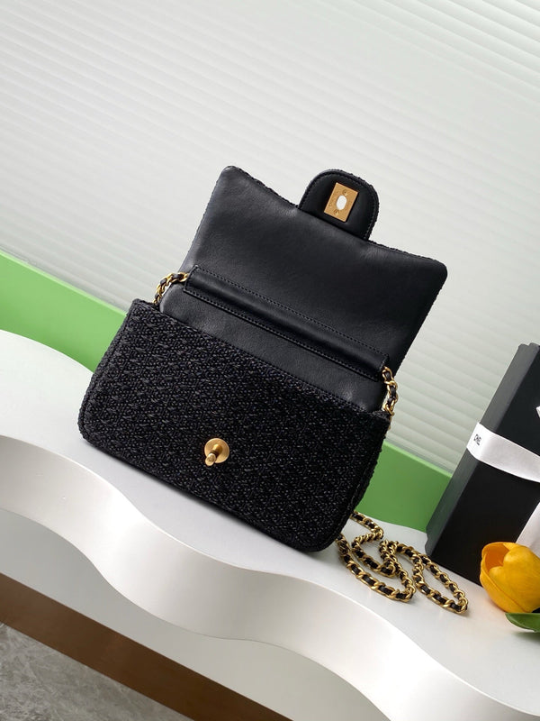 cc 25S Flap Bag 20cm Black Raffia